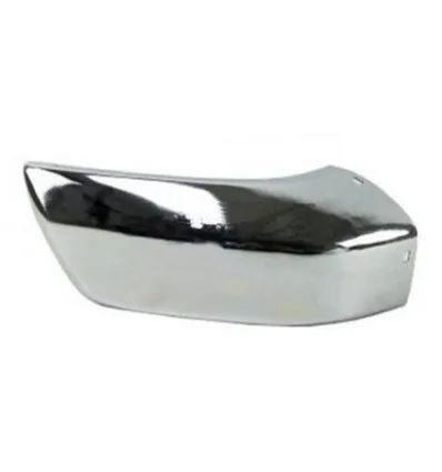 Nissan Pick Up right front bumper bracket